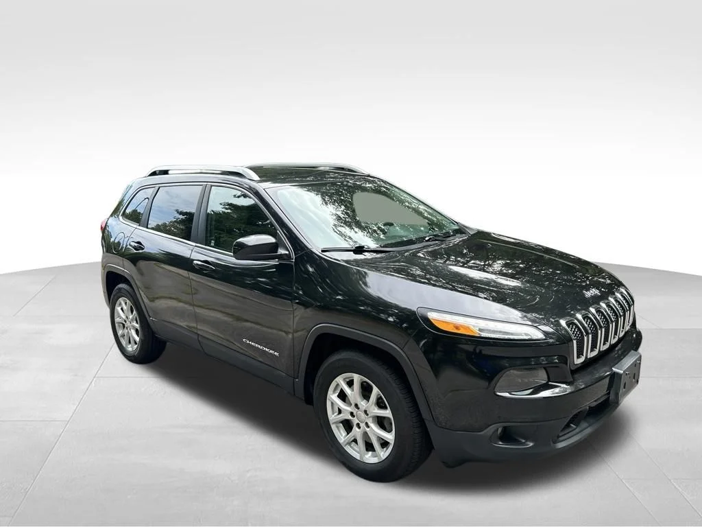 Used 2016 Black Jeep Latitude image 8