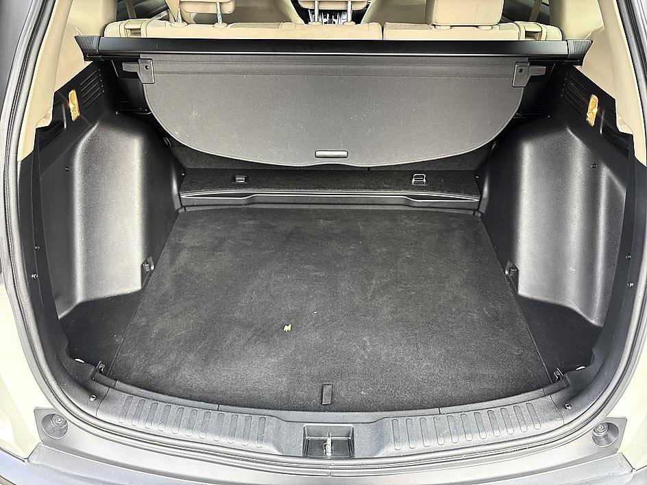 Used 2017 Diamond White Pearl Honda EX image 22