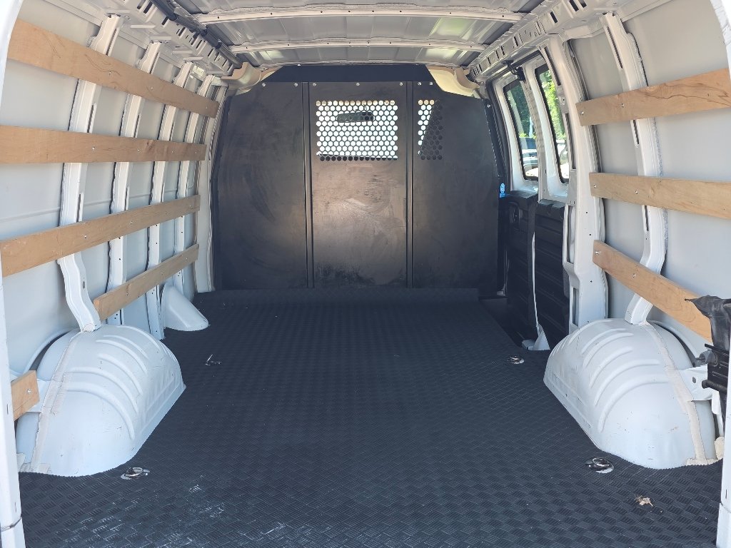Used 2025 Summit White Chevrolet Work Van image 6