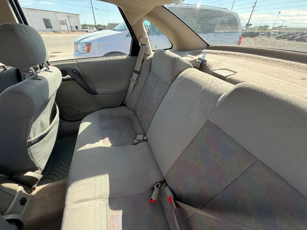 Used 2003 Medium Red Saturn L200 (A4) image 12