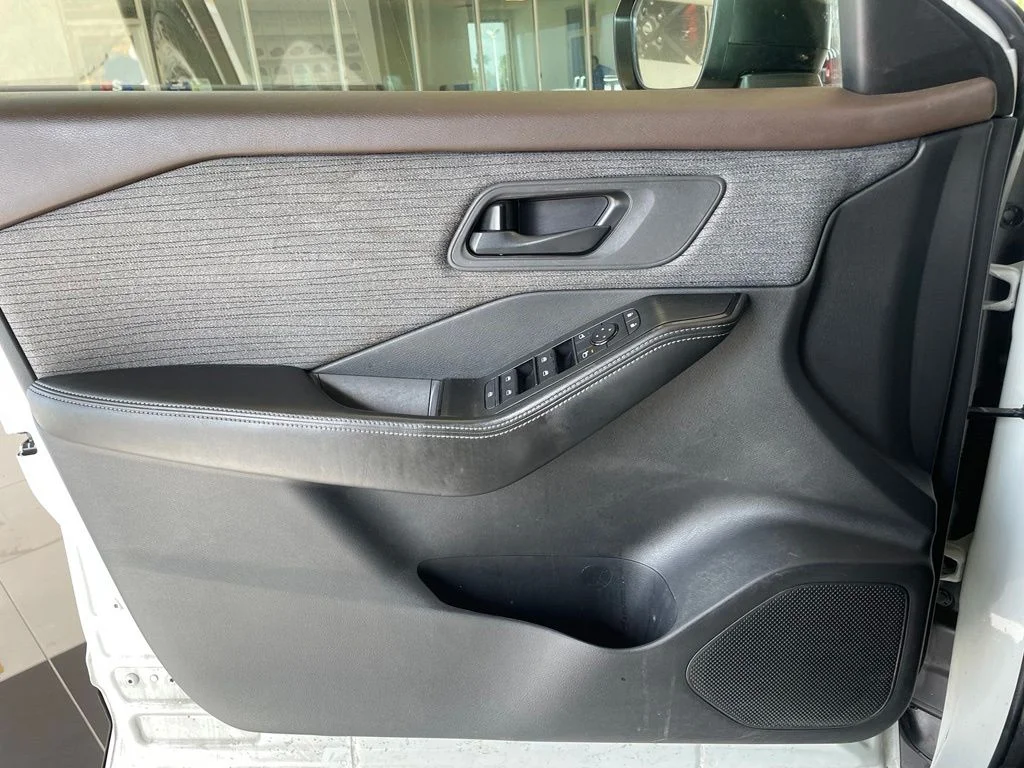 Certified Used 2021 White Nissan S image 9