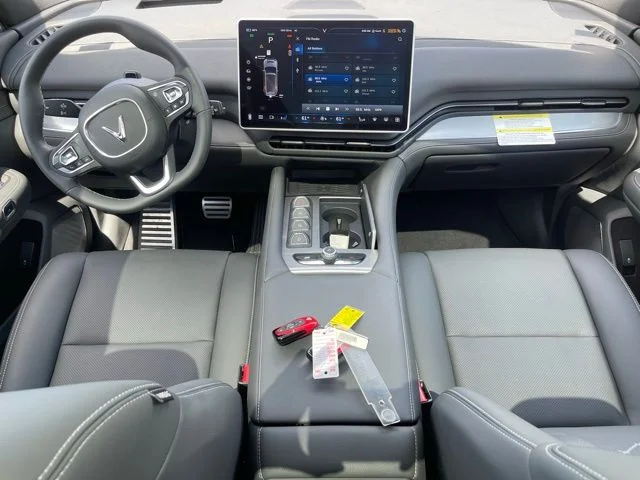2024 VinFast VF 9 PLUS - Photo 9