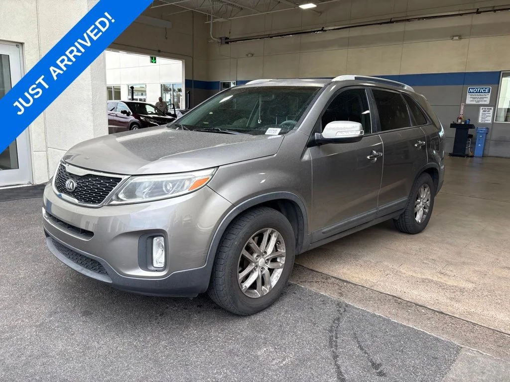 Used 2014 Titanium Silver Kia LX image 1