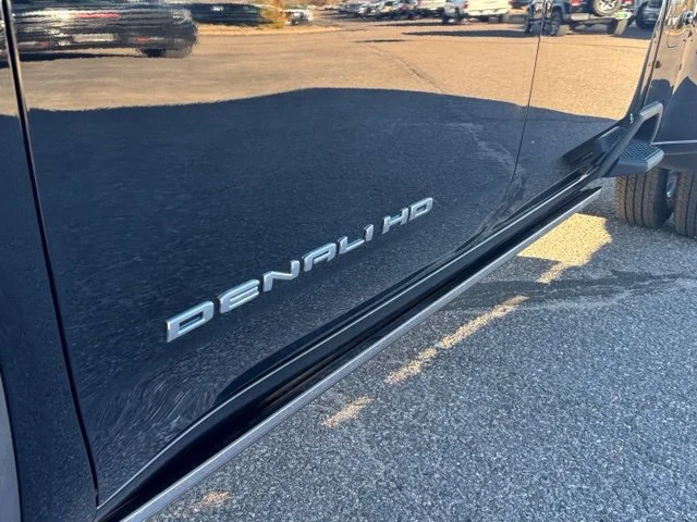 Used 2026 Onyx Black GMC Denali Ultimate DRW image 13