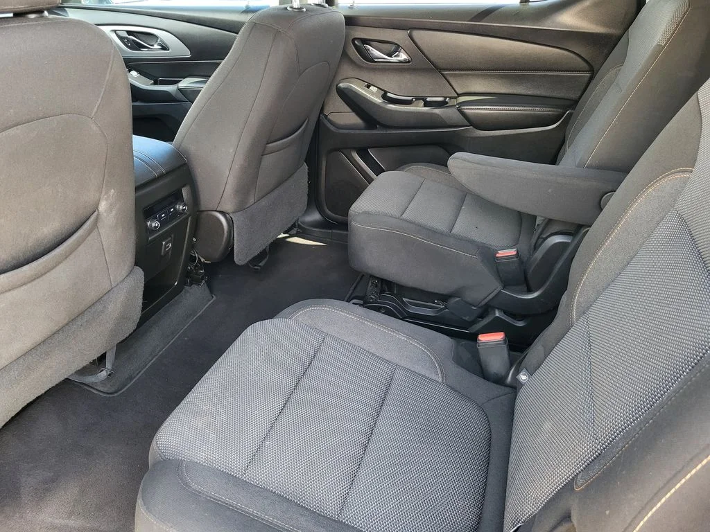 Used 2019 GRAPHITE METALLIC Chevrolet LT Cloth image 21