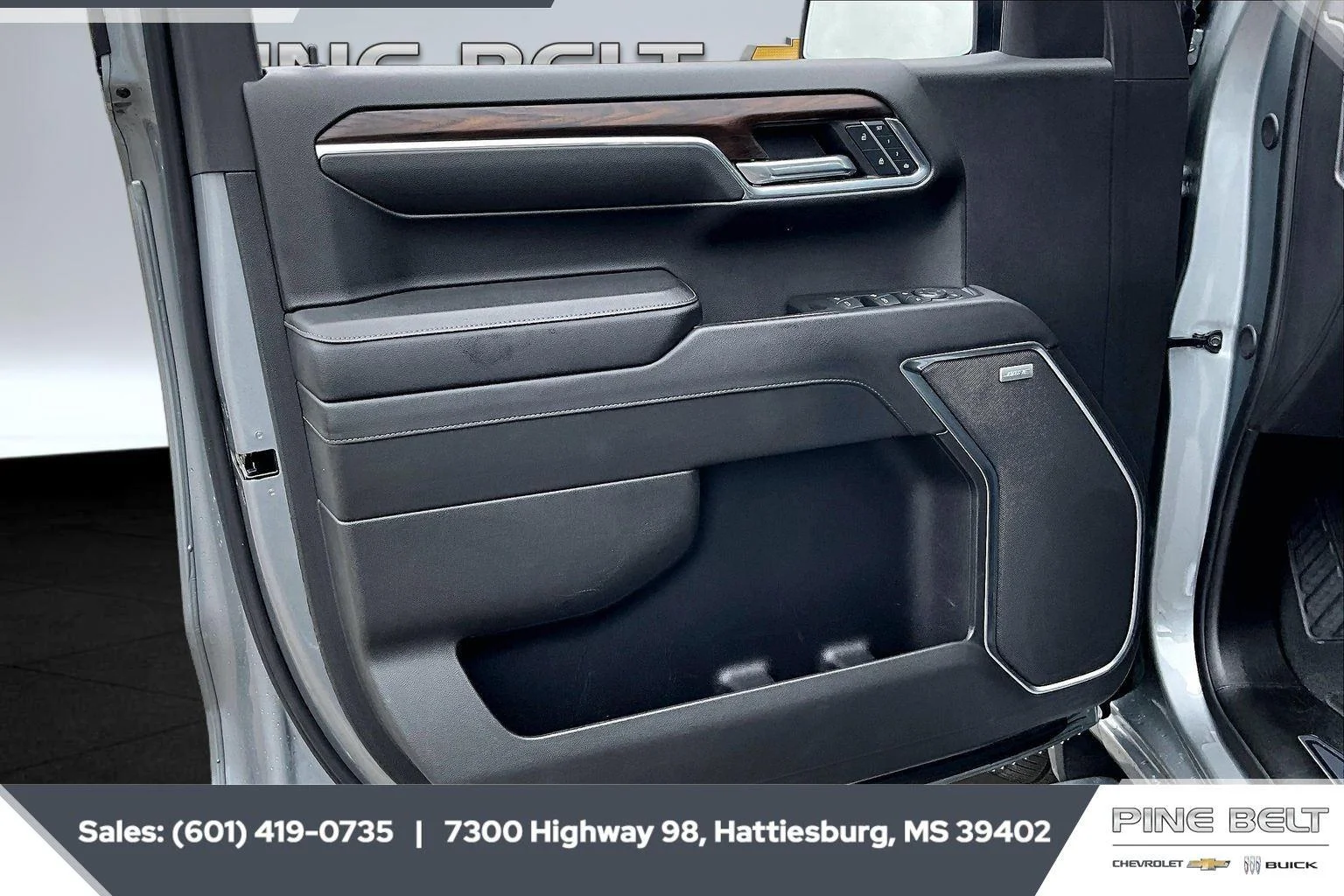 Used 2024 Sterling Metallic GMC SLT image 18