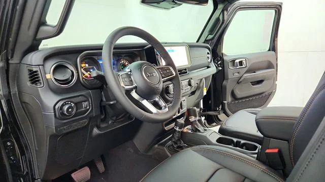 New 2026 Black Clear-Coat Exterior Paint Jeep Sahara image 18