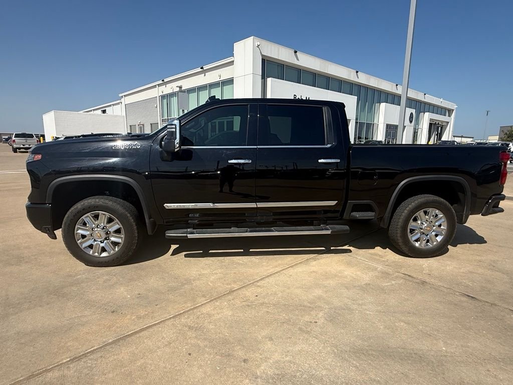 Used 2024 Black Chevrolet High Country image 2