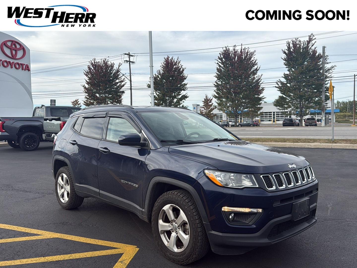 Used 2019 Jazz Blue Pearlcoat Jeep Latitude image 1