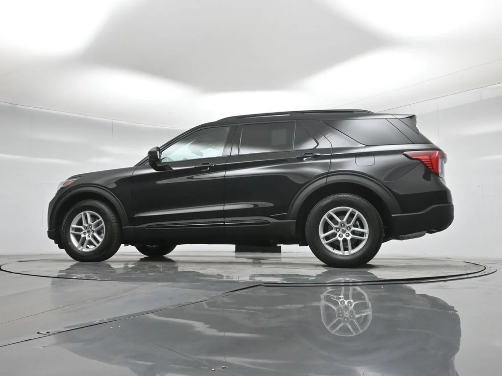 New 2026 Agate Black Metallic Ford Active image 49
