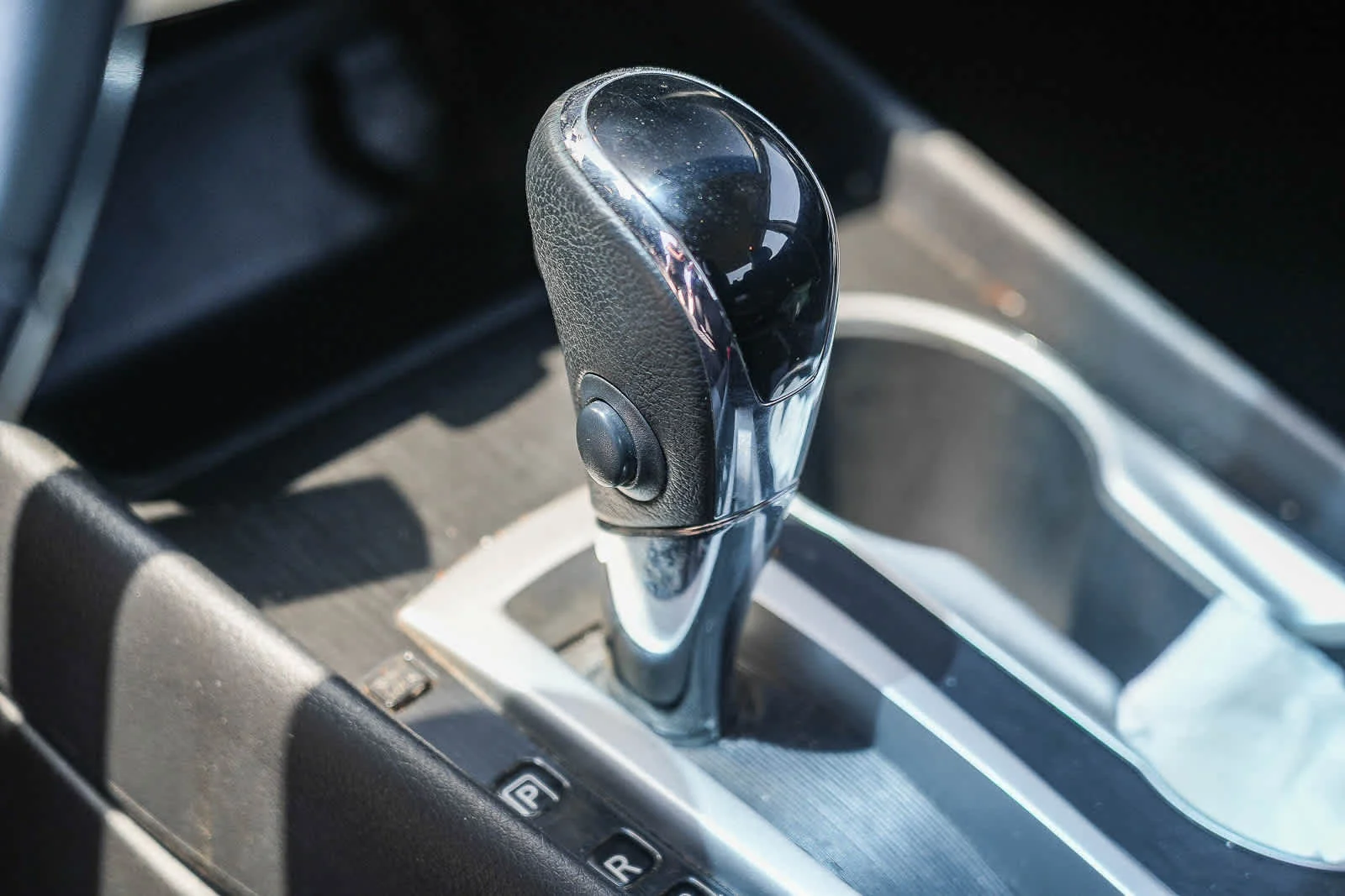 Used 2018 Gun Metallic Nissan 2.5 SV image 21