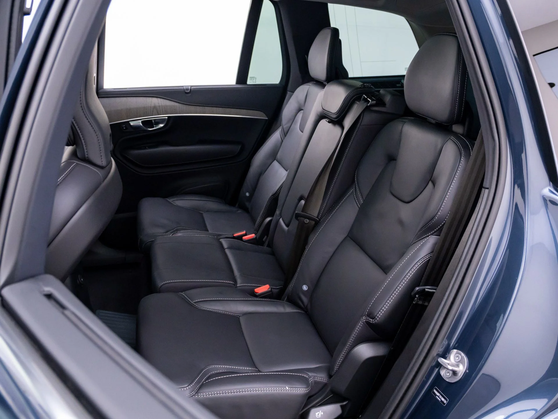 Used 2025 Blue Volvo T8 Ultra image 16