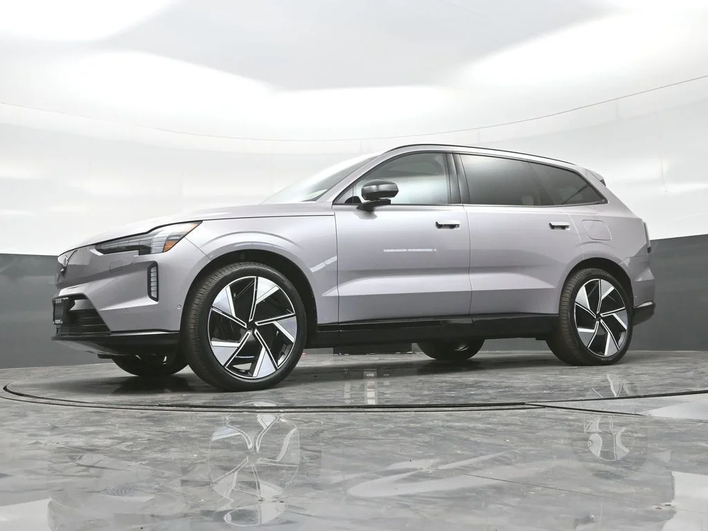New 2026 Aurora Silver Volvo Ultra image 19