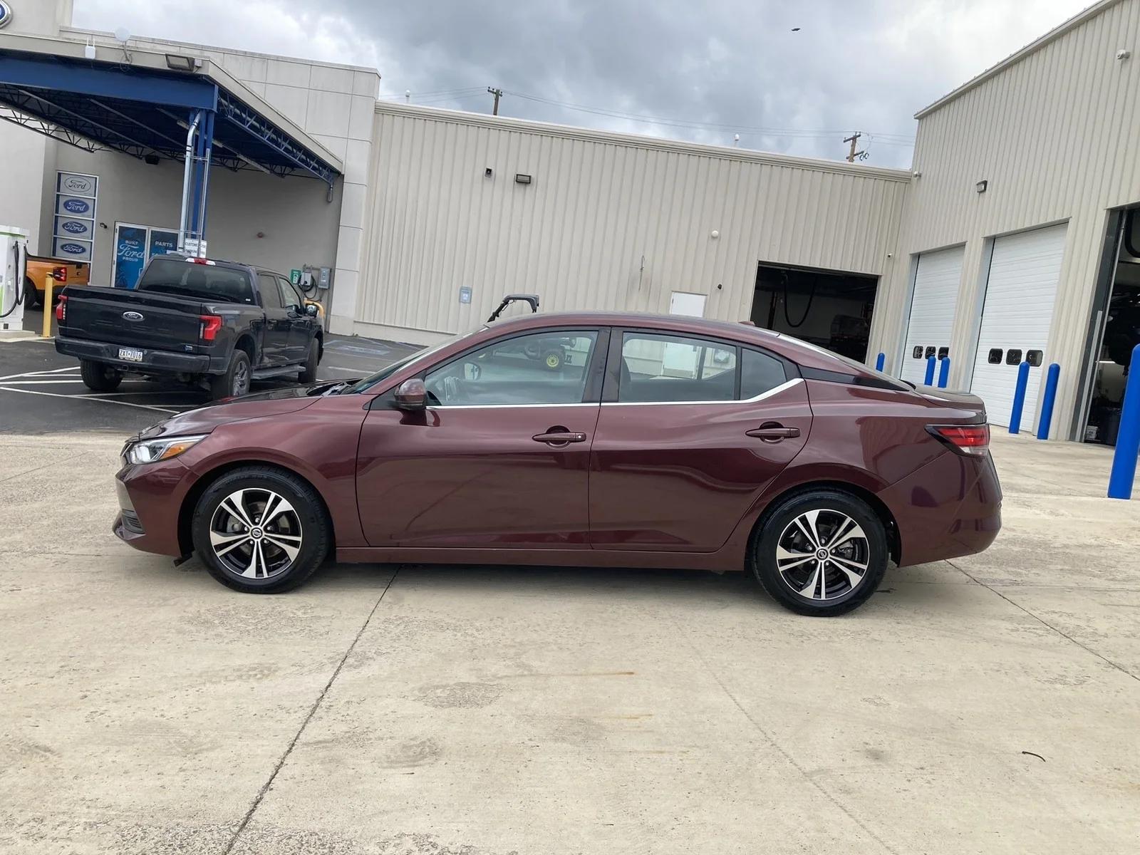 Used 2022 Rosewood Metallic Nissan SV image 13