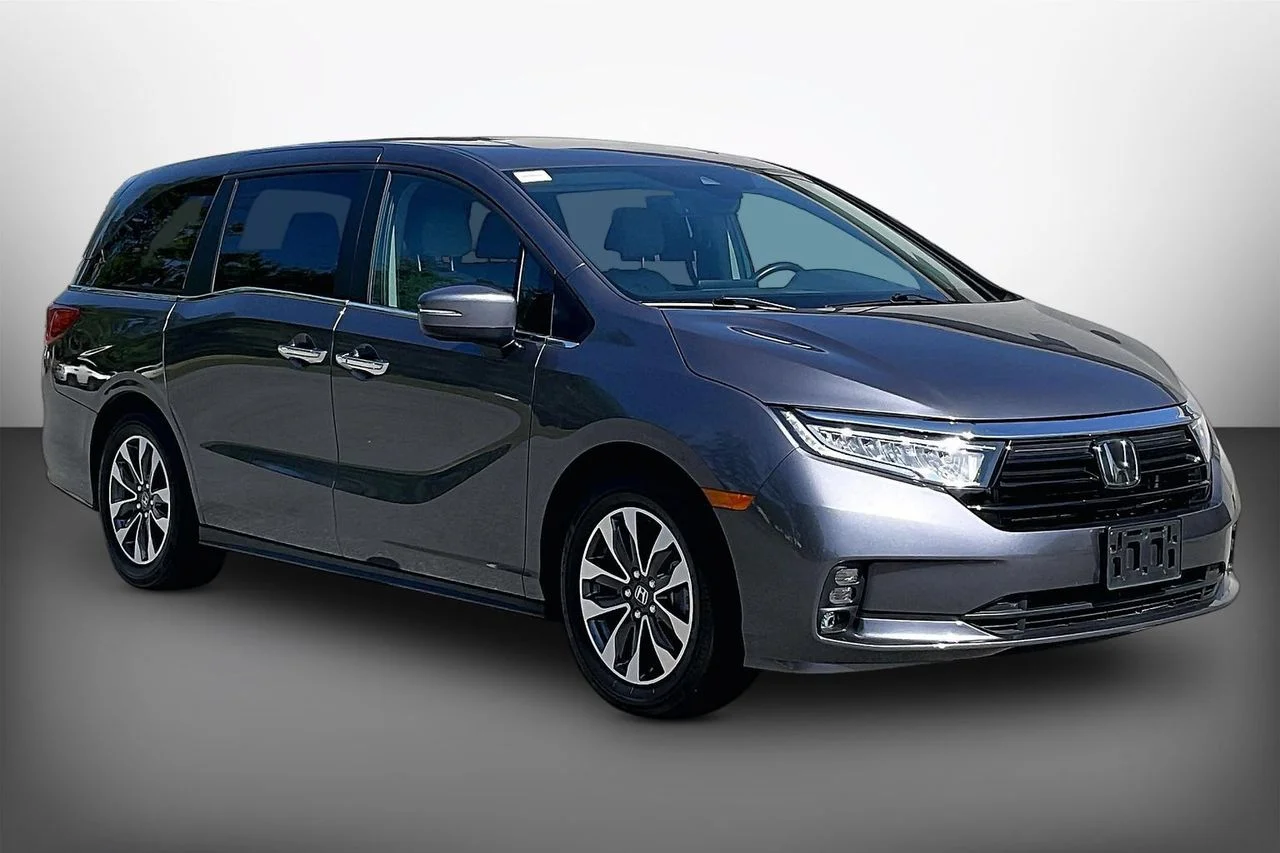 Certified Used 2024  Honda EX-L image 2