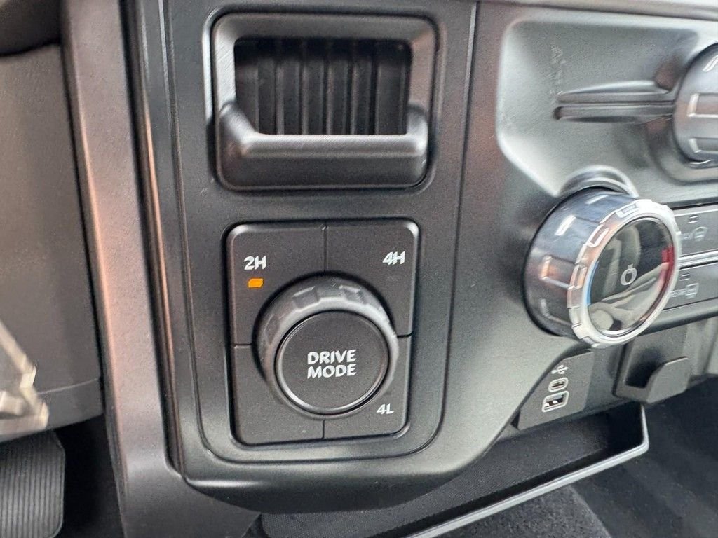 Used 2025 Black Ford XLT image 21