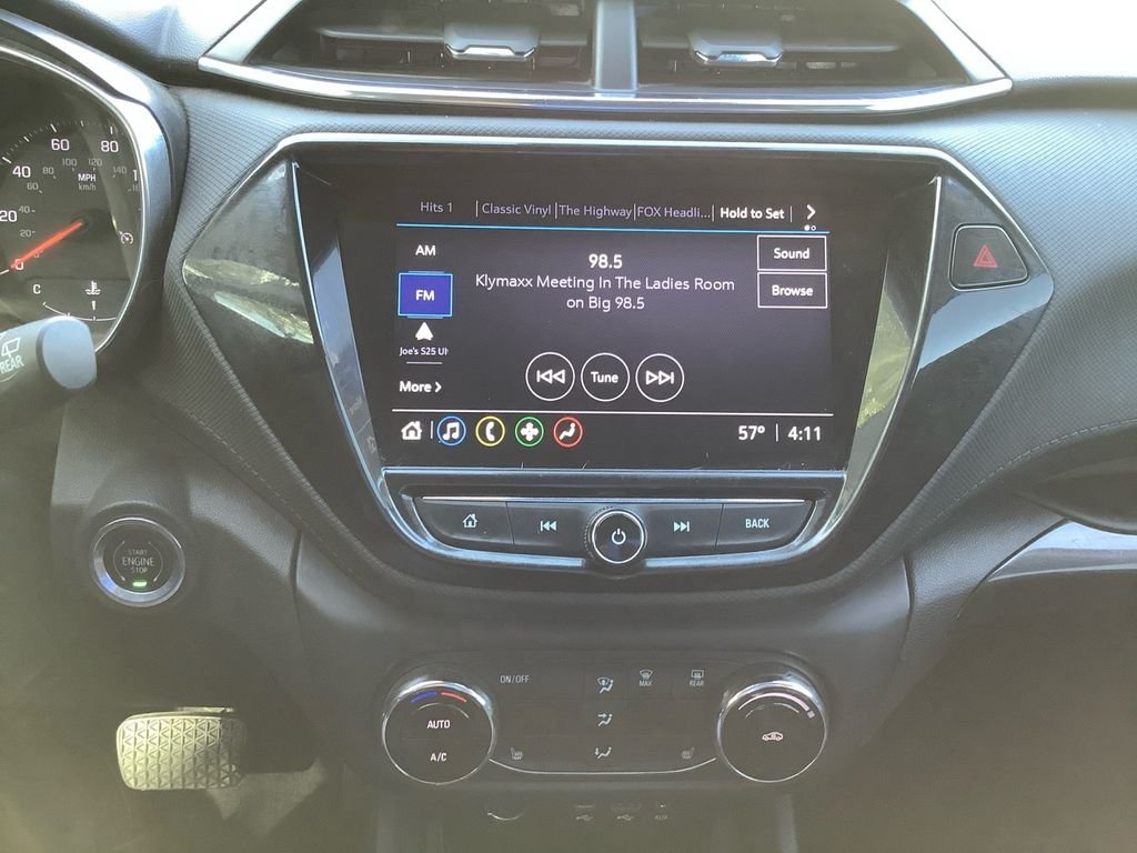 Used 2022 White Chevrolet LT image 11