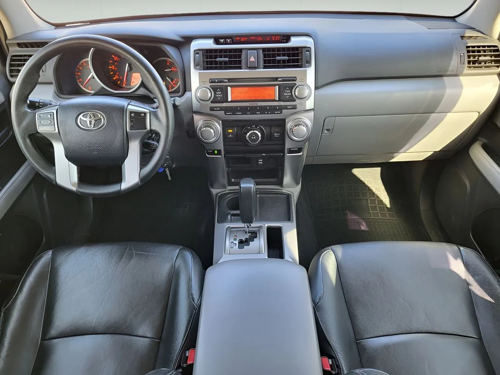 Used 2013 Classic Silver Metallic Toyota SR5 image 11