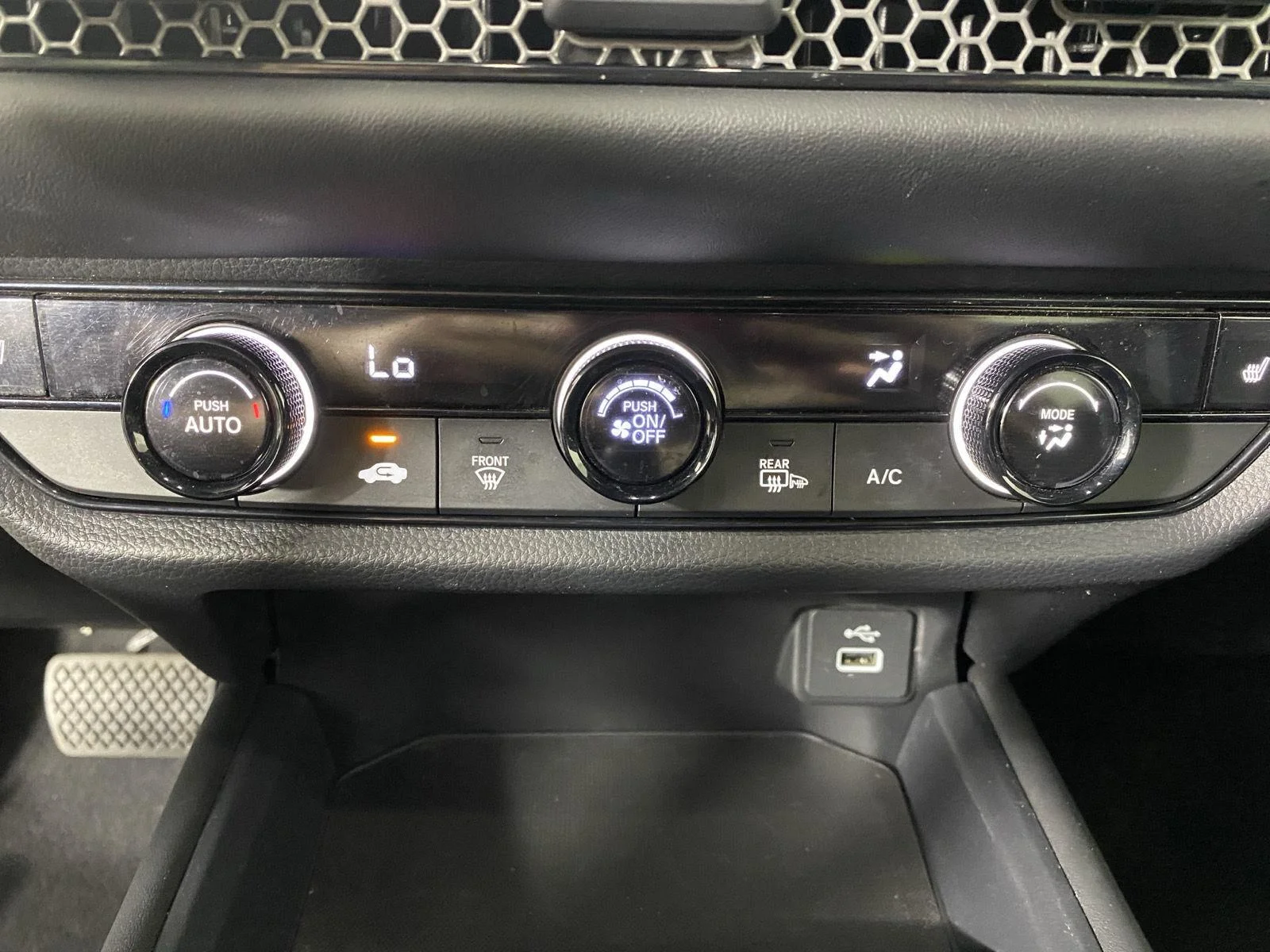 Used 2024 Platinum White Pearl Honda Sport image 20