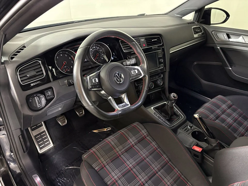 Used 2021 Black Volkswagen 2.0T S image 15