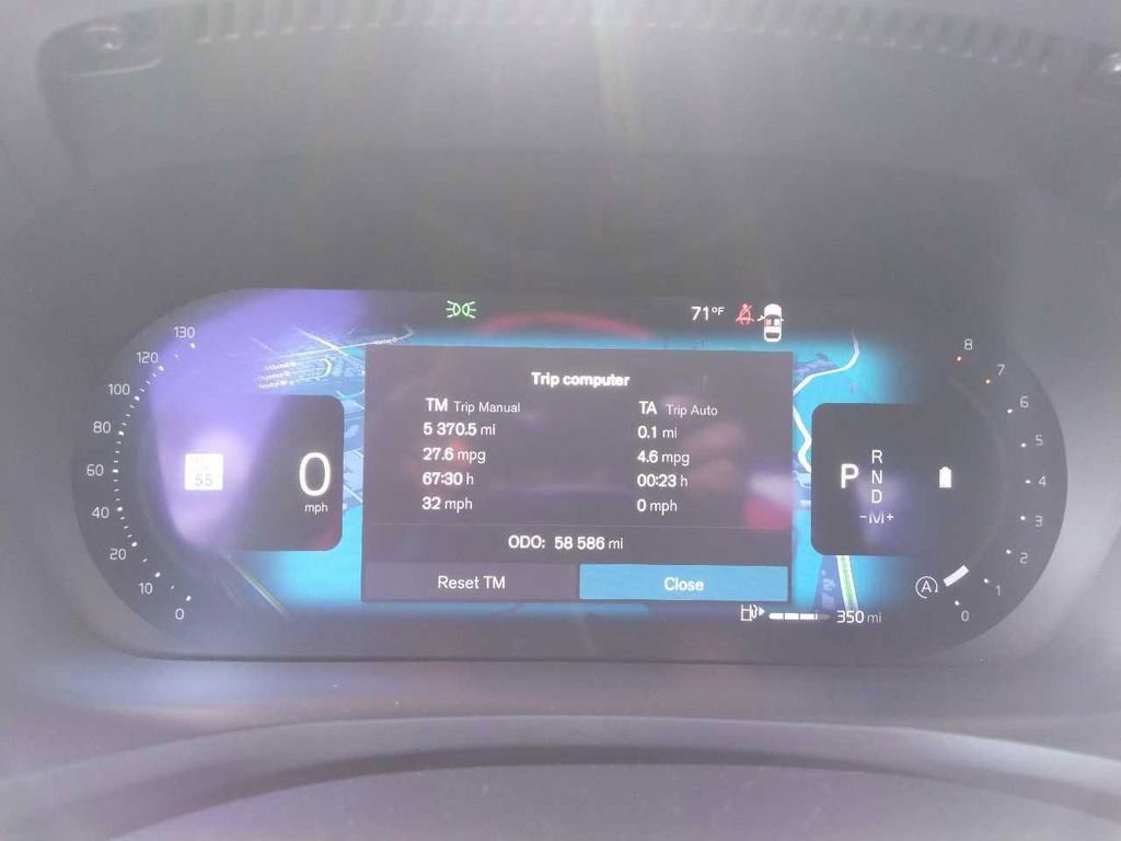 Used 2024 Gray Volvo Plus Dark Theme image 8