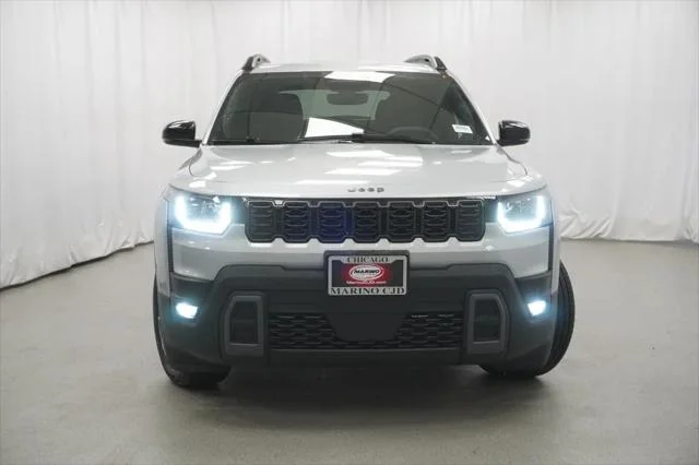 New 2026 Silver Zynith Clear-Coat Exterior Paint Jeep Limited image 7