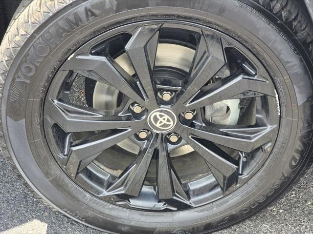 Certified Used 2022 MID BLCK/MAG GRAY Toyota  image 9