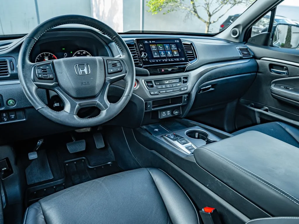 Used 2025 Sonic Gray Pearl Honda RTL image 29