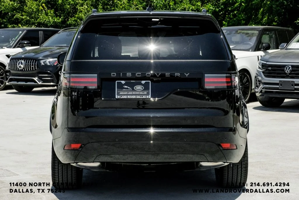 New 2026 Santorini Black Metallic Land Rover Dynamic SE image 7