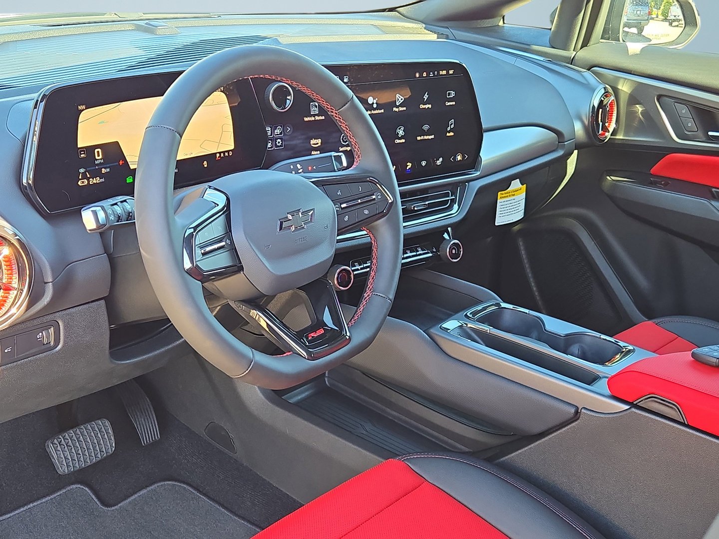 2025 Chevrolet Equinox EV RS - Photo 12