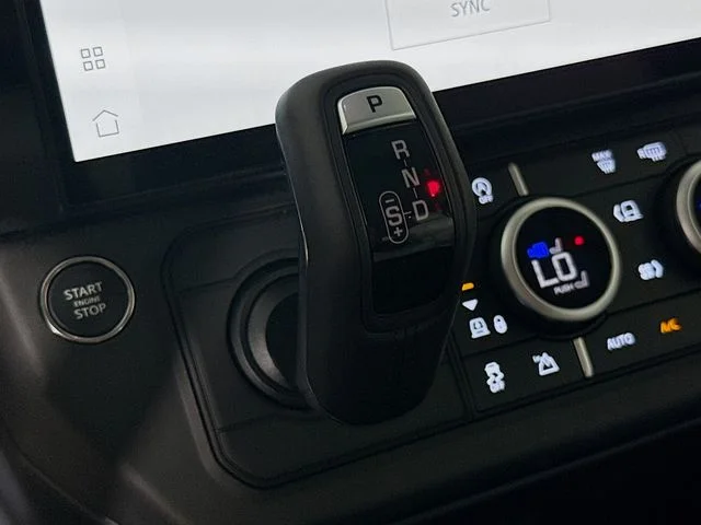 New 2026 Fuji White Land Rover X-Dynamic SE image 19