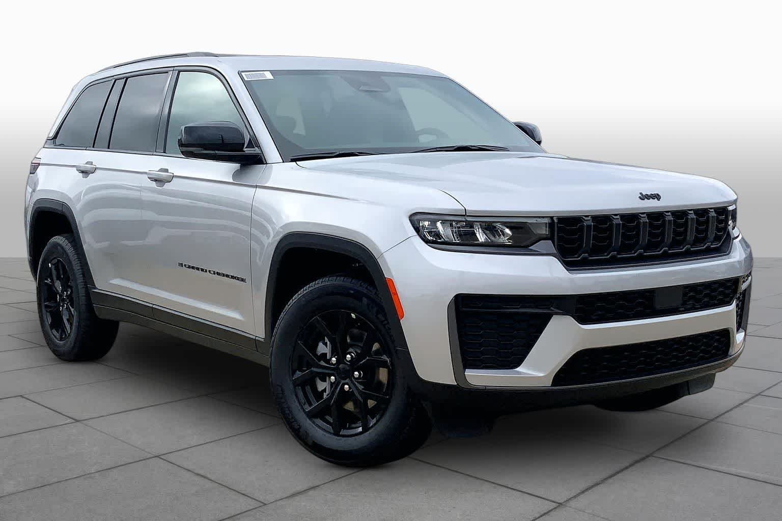 New 2026 Silver Zynith Jeep Laredo Altitude image 2