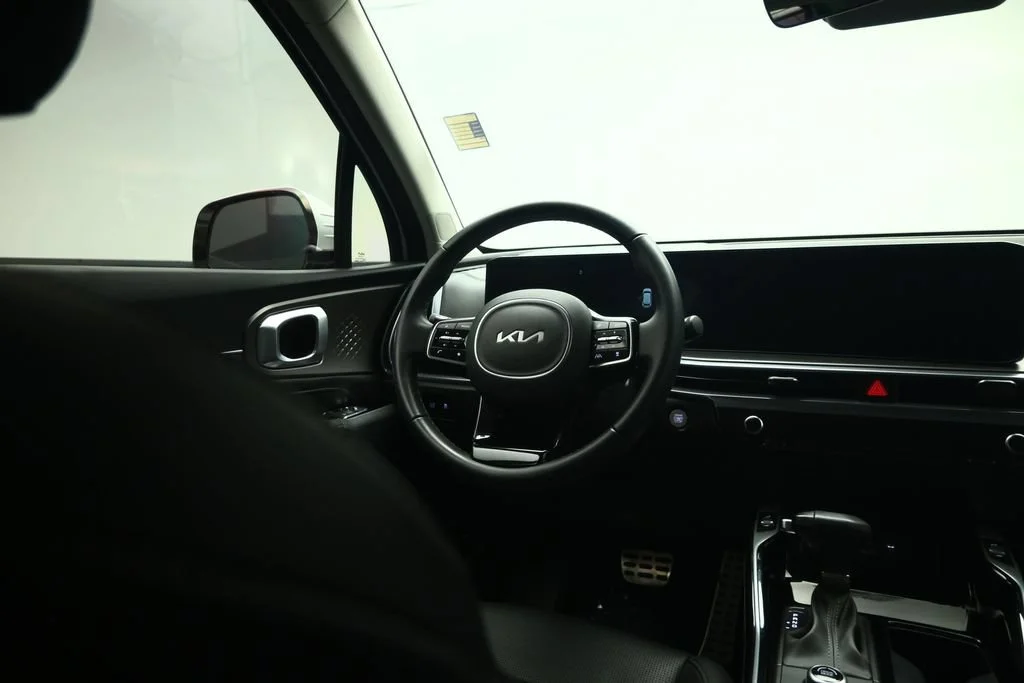 Certified Used 2025 White Kia SX image 38