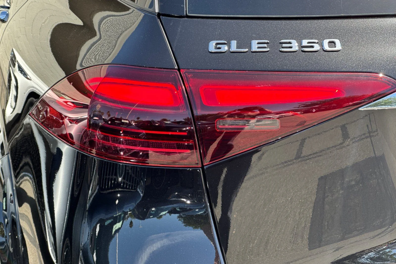 New 2026 Obsidian Black Metallic Mercedes-Benz GLE 350 image 7