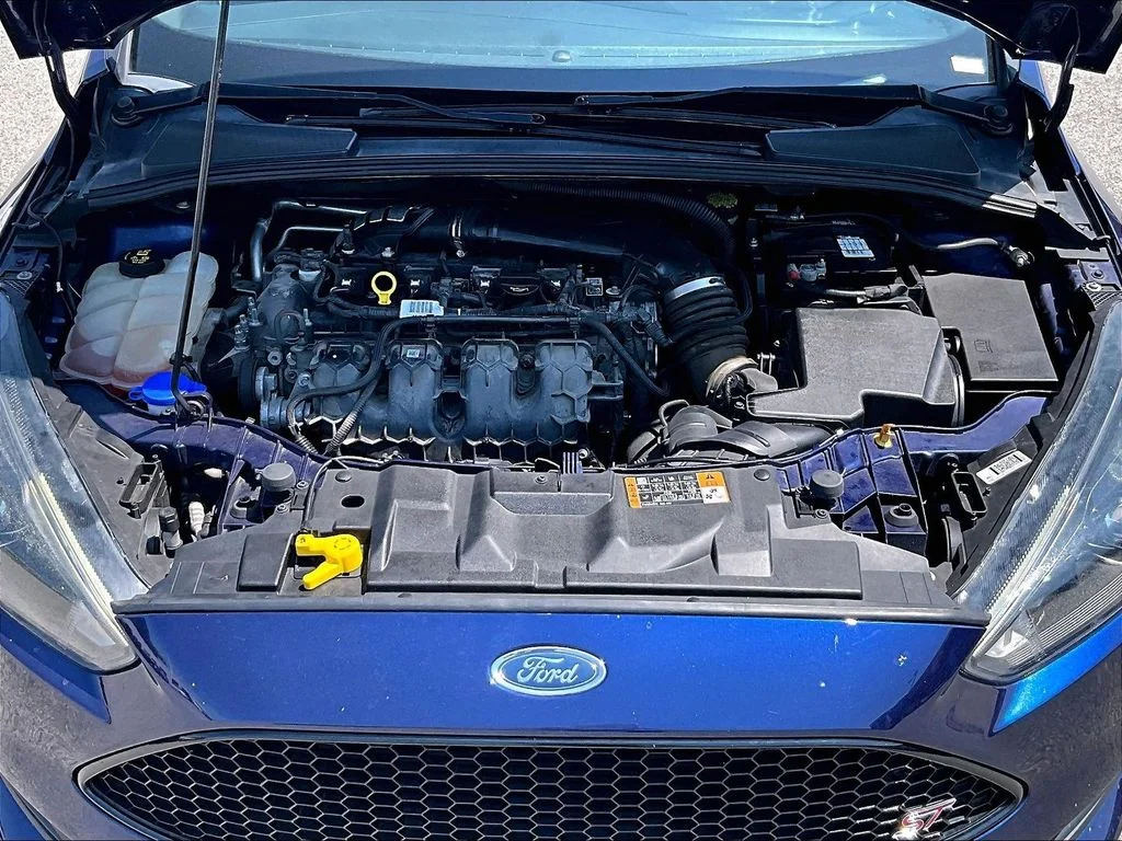 Used 2016 Blue Ford ST image 9