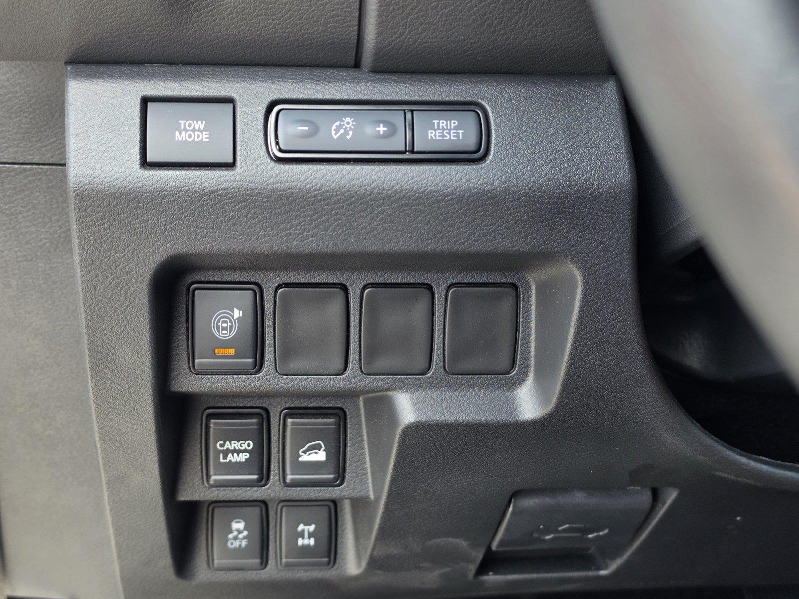 Used 2025 Boulder Gray Pearl Nissan PRO-4X image 21