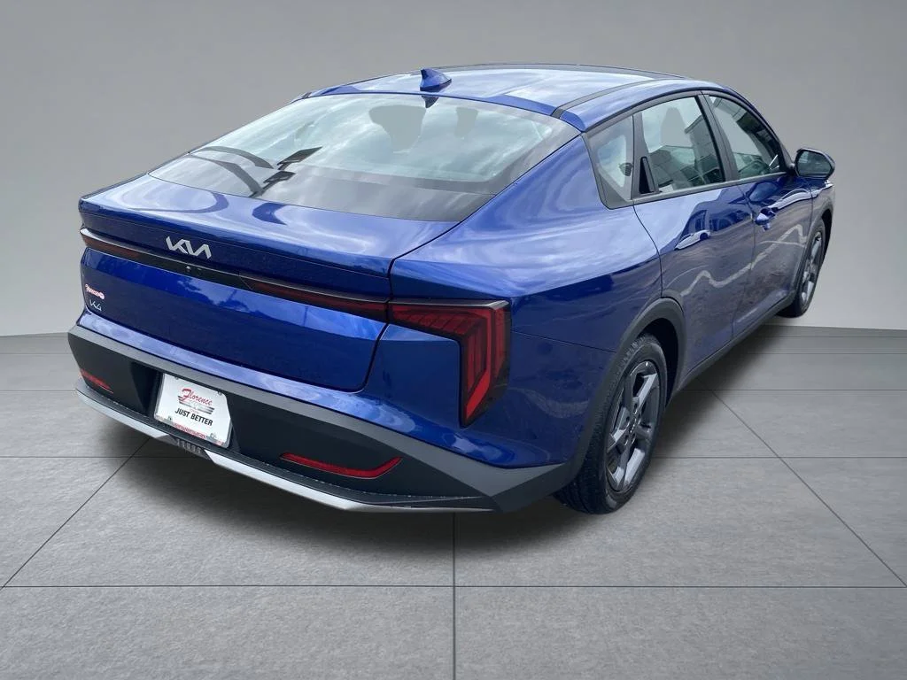 Used 2025  Kia LXS image 13