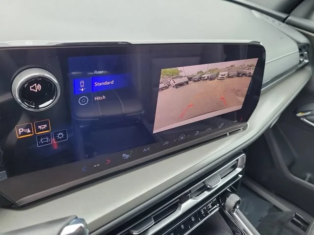 New 2026 Summit White Chevrolet LT image 30