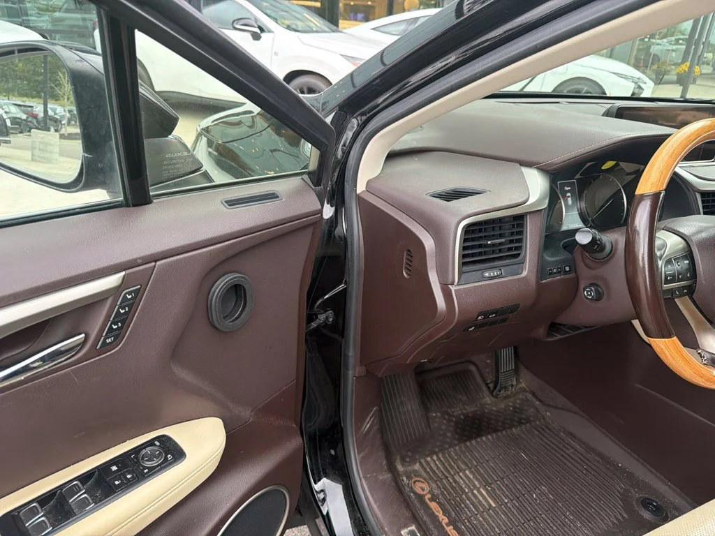 Used 2019 Obsidian Lexus 350L Luxury image 14