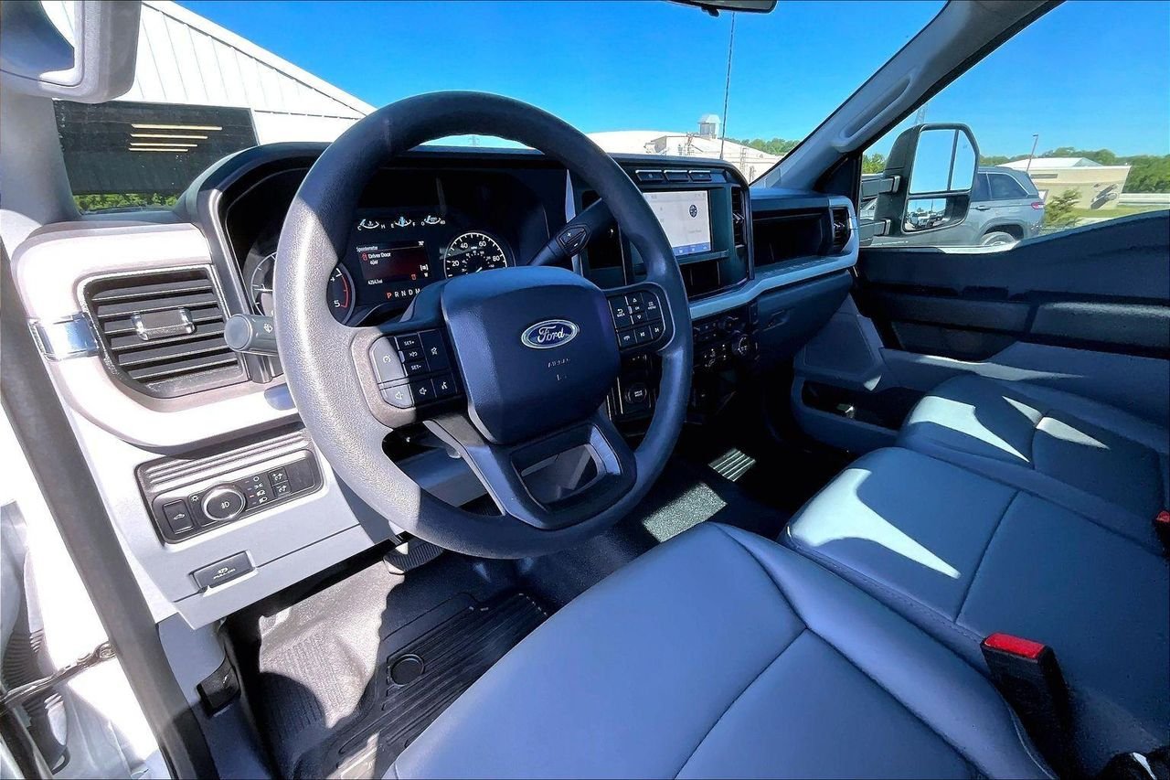 2024 Ford F-350 Super Duty XL - Photo 11