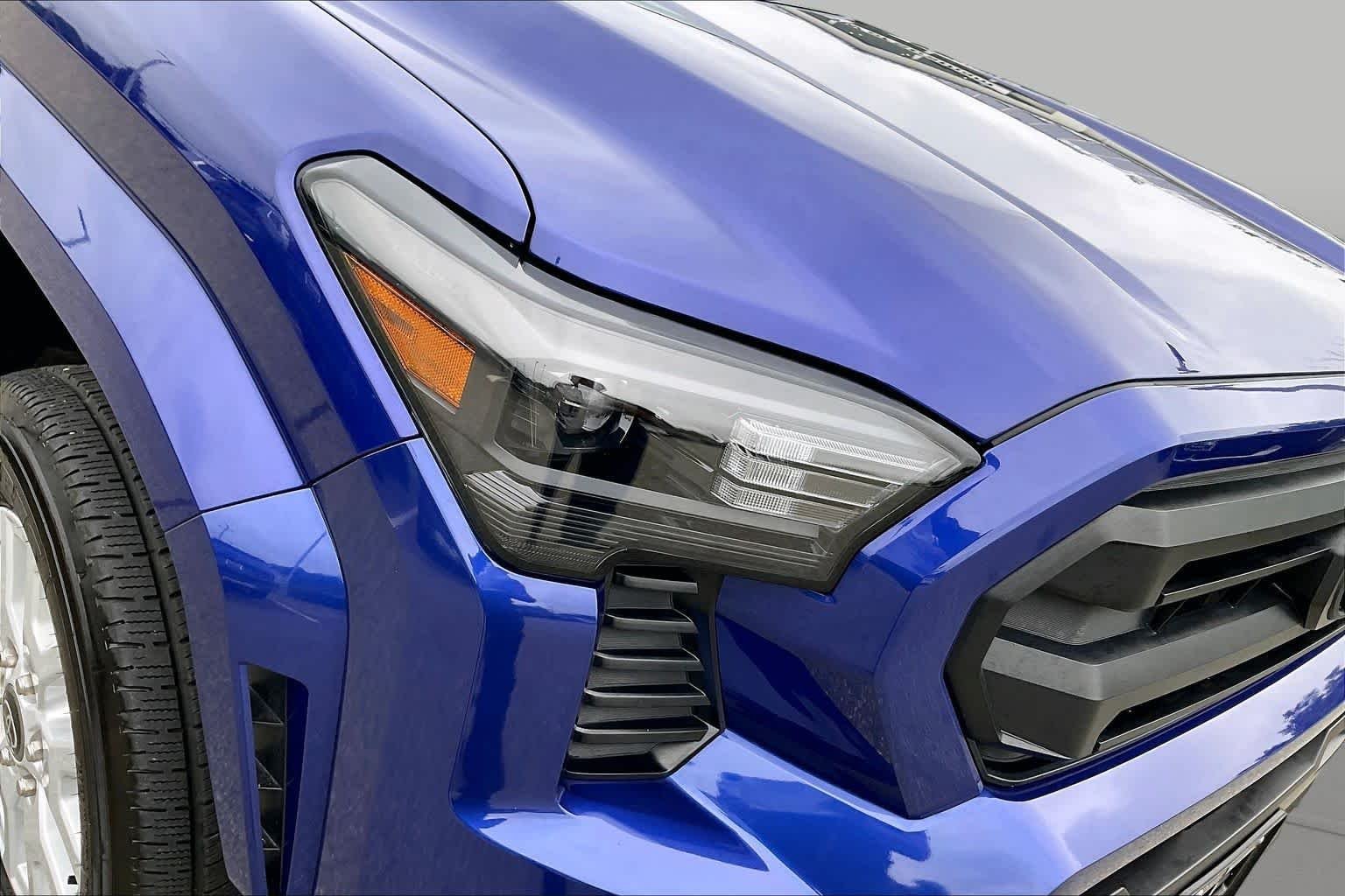 Used 2025 Blue Crush Metallic Toyota SR5 image 25