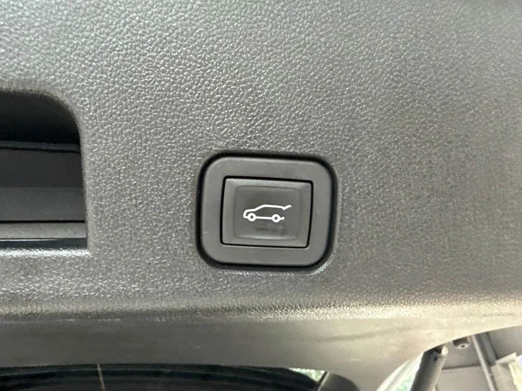 Used 2026 White Chevrolet LT image 14