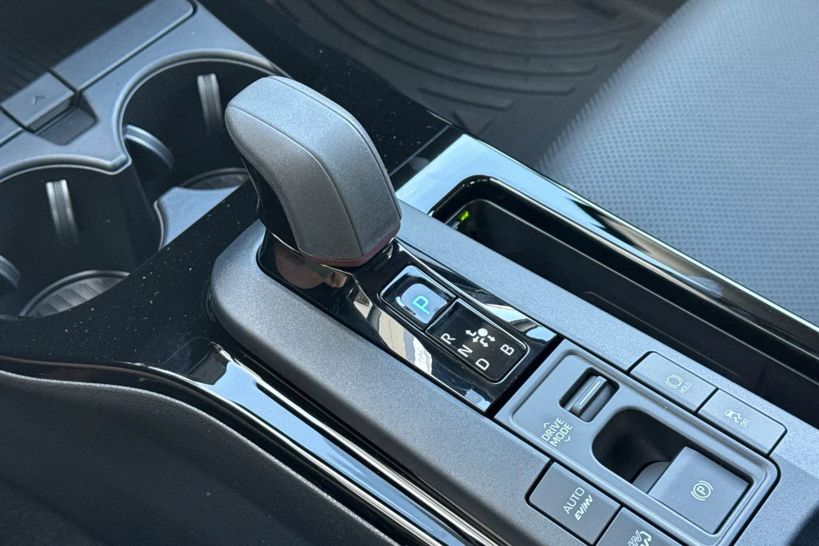 New 2027 Wind Chill Pearl Toyota XSE Premium image 23