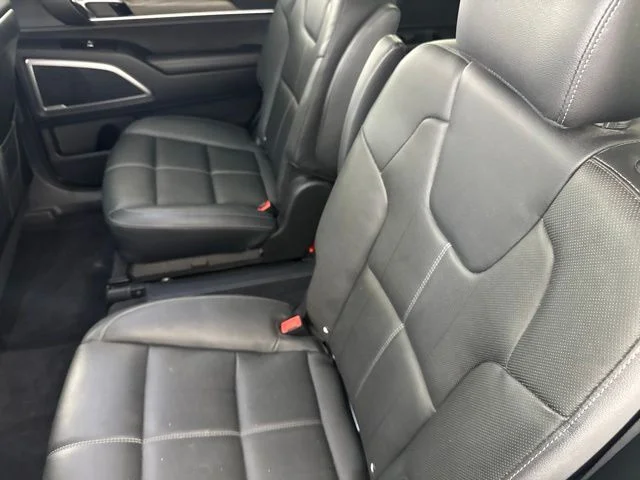 Used 2022 White Kia EX image 26