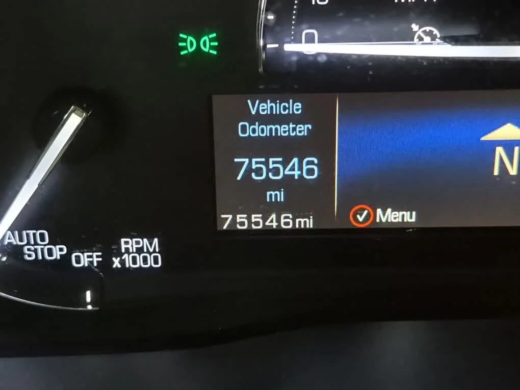 Used 2018 Crystal White Tricoat Cadillac FWD image 17