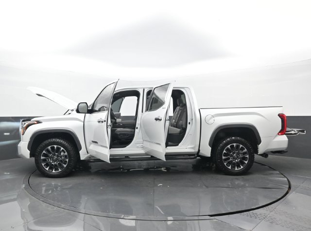 Used 2025 Wind Chill Pearl Toyota Limited image 32