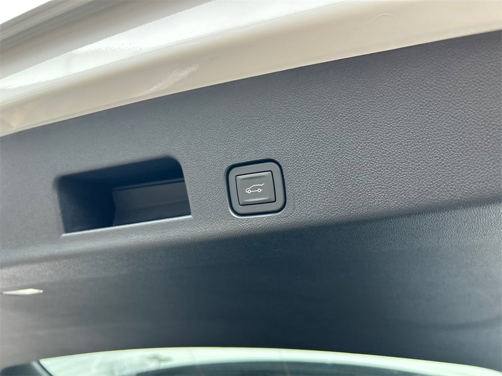2026 GMC ACADIA - Image 35