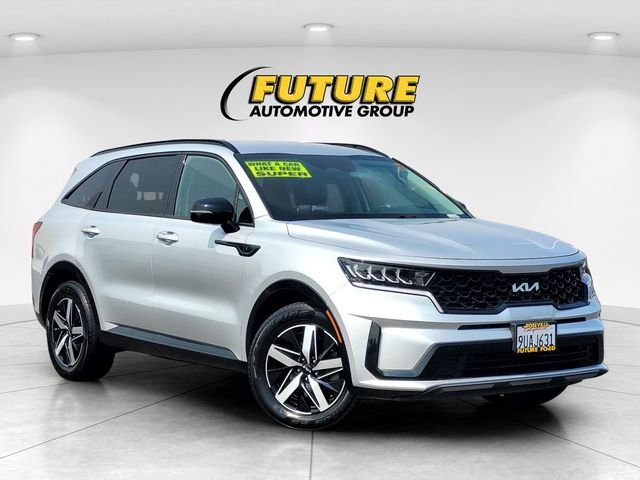 Used 2022 Silver Kia S image 1