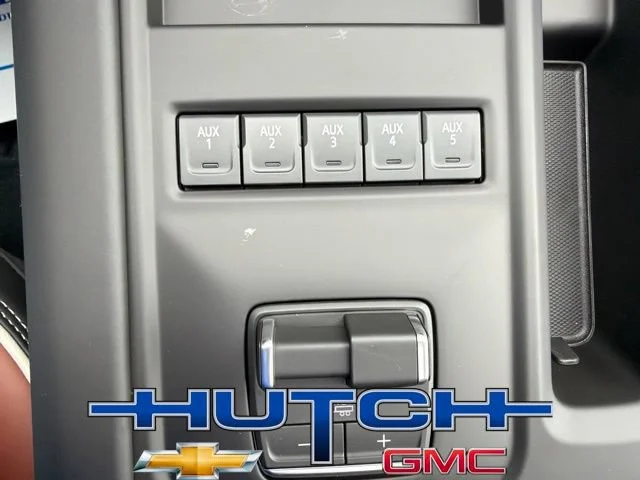 New 2026 Glacier White Tricoat GMC Denali Ultimate image 39