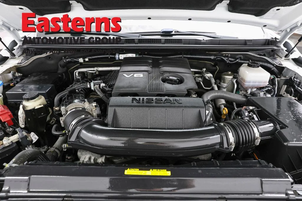 Used 2022 White Nissan S image 7